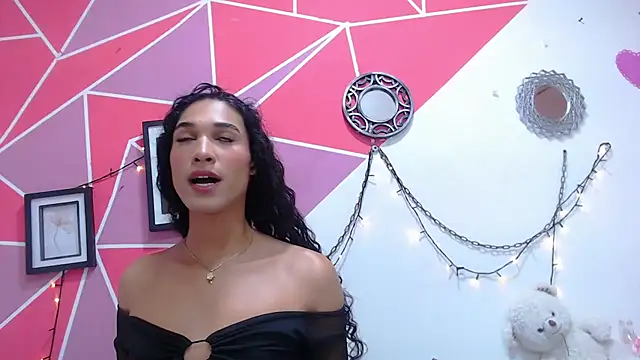 Tifany Adams online show from November 25, 8:20 pm