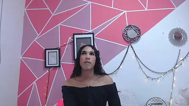 Tifany Adams online show from November 18, 8:34 pm