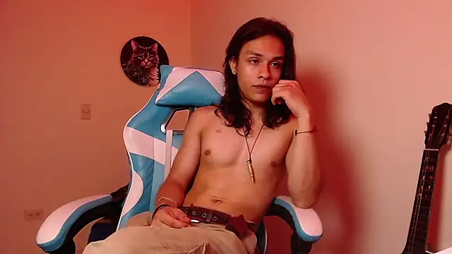 Snapshot of tom_1945 chatting on October 22, 1:27 am tom 1945 online show from October 22, 1:27 am