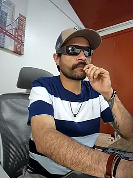 Snapshot of Nateskp_1 chatting on November 9, 7:40 pm Nateskp 1 online show from November 9, 7:40 pm