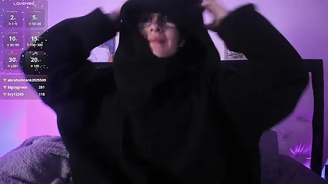 Sara Roades online show from October 28, 11:14 pm