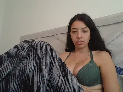 Snapshot of Lucysweets chatting on October 10, 5:47 pm Lucysweets online show from October 10, 5:47 pm