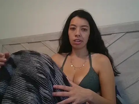 Snapshot of Lucysweets chatting on October 13, 2:18 pm Lucysweets online show from October 13, 2:18 pm