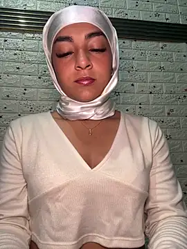 CelestSkyy online show from October 29, 8:30 pm