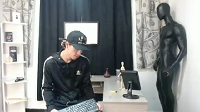 Pride couple online show from February 24, 11:27 pm