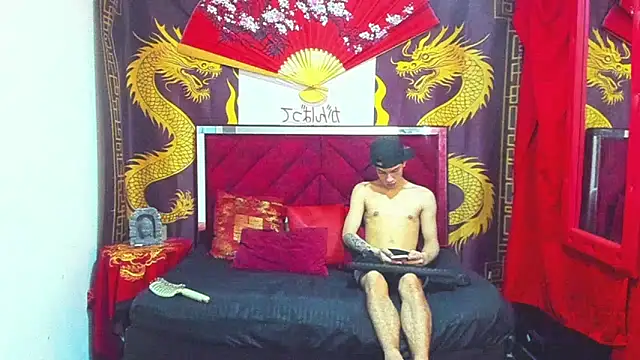 Pride couple online show from February 9, 11:25 pm