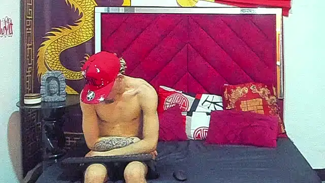 Pride couple online show from January 12, 11:20 pm