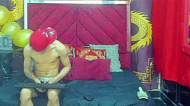 Pride couple online show from January 18, 11:19 pm