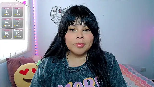 EllieMoonX online show from May 15, 9:35 pm