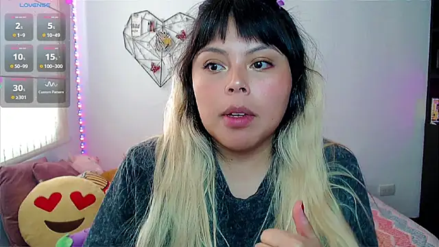 EllieMoonX online show from April 26, 9:12 pm