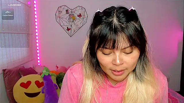 EllieMoonX online show from May 8, 10:57 pm