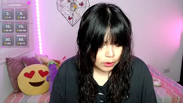 Snapshot of EllieMoonX chatting on July 17, 11:24 pm EllieMoonX online show from July 17, 11:24 pm