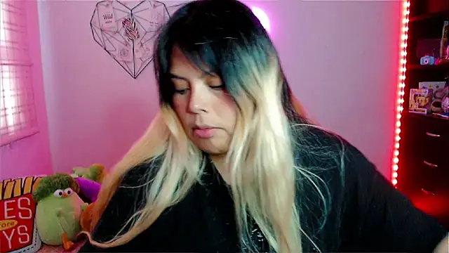 EllieMoonX online show from March 12, 10:14 pm