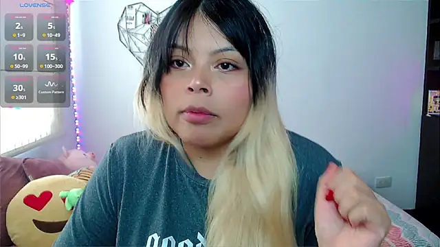EllieMoonX online show from April 23, 6:53 pm