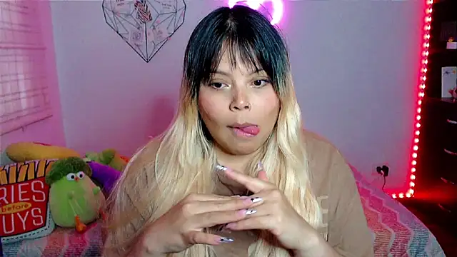 EllieMoonX online show from March 3, 11:01 pm