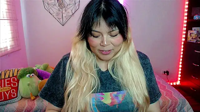 EllieMoonX online show from March 18, 8:53 pm