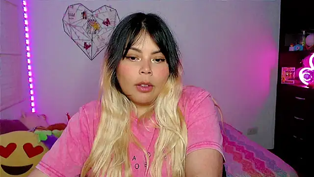 EllieMoonX online show from April 14, 11:10 pm