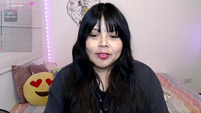 Snapshot of EllieMoonX chatting on June 5, 11:54 pm EllieMoonX online show from June 5, 11:54 pm