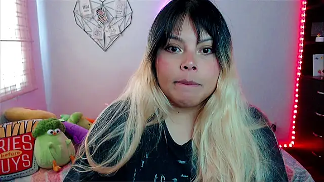 EllieMoonX online show from March 7, 7:30 pm