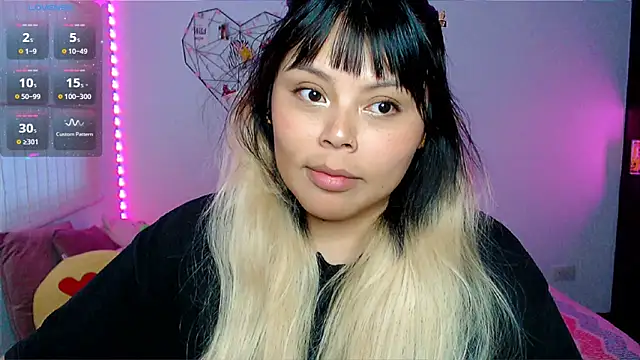EllieMoonX online show from May 4, 10:56 pm