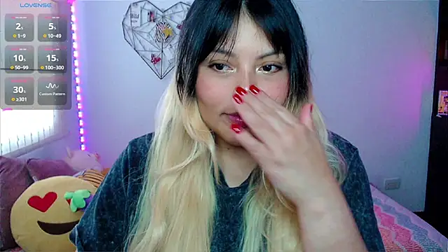 EllieMoonX online show from April 22, 10:27 pm