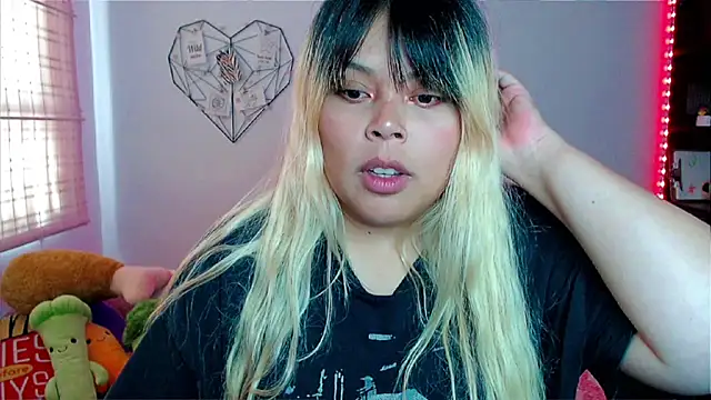 EllieMoonX online show from December 15, 9:42 pm