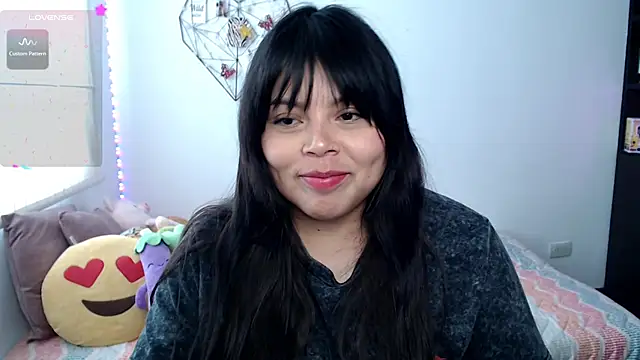 Snapshot of EllieMoonX chatting on June 12, 7:33 pm EllieMoonX online show from June 12, 7:33 pm