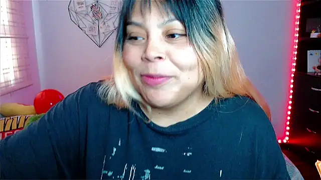 EllieMoonX online show from February 14, 10:10 pm