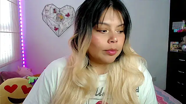 EllieMoonX online show from April 8, 10:33 pm