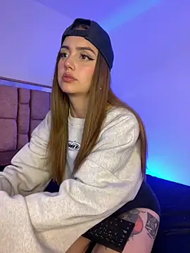 Lucy 699 online show from October 28, 4:57 am