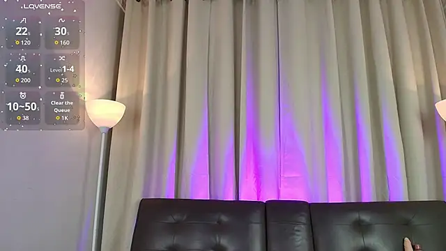 Snapshot of sofi_lane_ chatting on November 7, 12:53 pm sofi lane online show from November 7, 12:53 pm