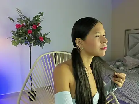 christine  khant online show from October 16, 3:37 am