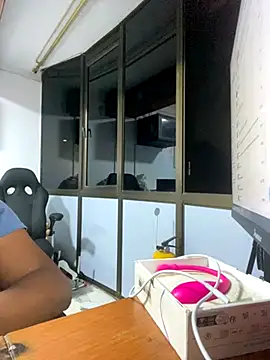 Snapshot of gabrielabrunette69 chatting on October 30, 6:23 am gabrielabrunette69 online show from October 30, 6:23 am