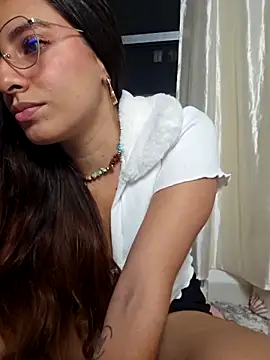 Meganthomson online show from April 14, 12:15 am