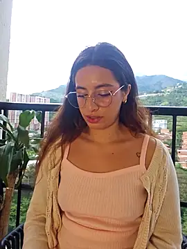 Meganthomson online show from February 6, 10:06 pm