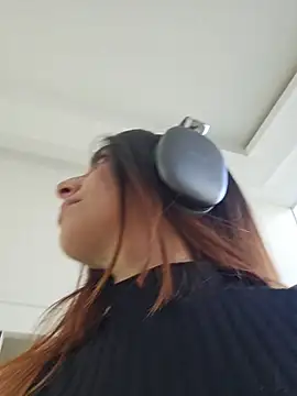 Meganthomson online show from November 21, 9:03 pm