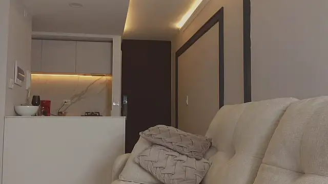 AbrilColls  online show from November 6, 4:27 am