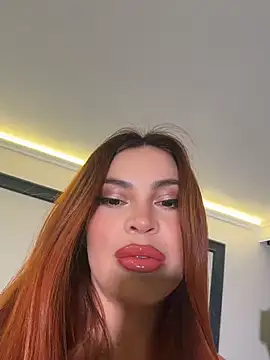 Snapshot of AbrilColls_ chatting on July 8, 11:49 pm AbrilColls online show from July 8, 11:49 pm