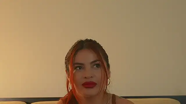 AbrilColls  online show from March 7, 8:14 pm