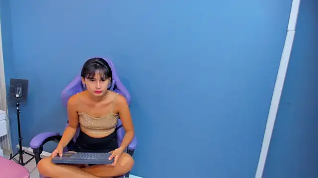 luly dreams online show from May 14, 11:07 am