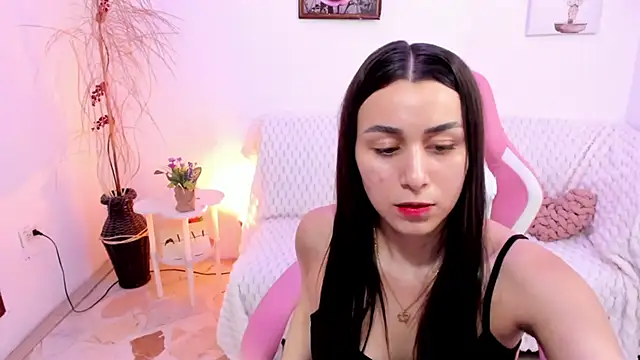 EmmaMyers1 online show from May 7, 8:45 pm