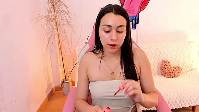 EmmaMyers1 online show from February 5, 8:37 pm