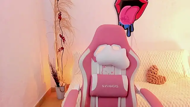 EmmaMyers1 online show from October 25, 11:27 pm