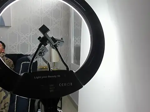 Snapshot of MorenitoDigno chatting on November 3, 6:55 pm MorenitoDigno online show from November 3, 6:55 pm