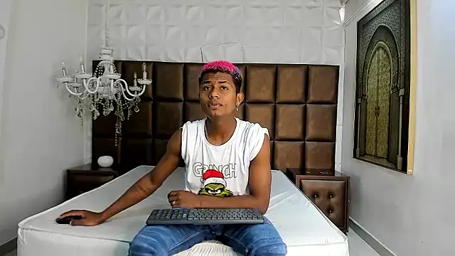 Snapshot of MorenitoDigno chatting on January 11, 6:48 pm MorenitoDigno online show from January 11, 6:48 pm