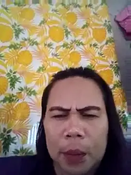 Snapshot of erma_joy chatting on October 17, 3:43 am erma joy online show from October 17, 3:43 am