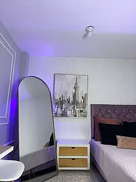 Snapshot of HoneyMollyX chatting on July 10, 1:11 pm HoneyMollyX online show from July 10, 1:11 pm