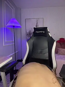 HoneyMollyX online show from November 10, 1:05 pm