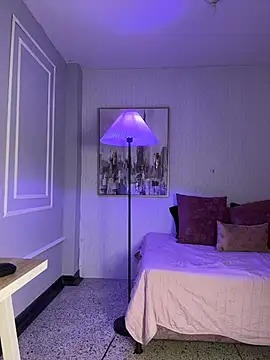 HoneyMollyX online show from March 20, 1:01 pm