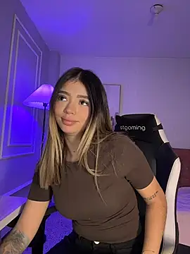 HoneyMollyX online show from April 5, 1:07 pm